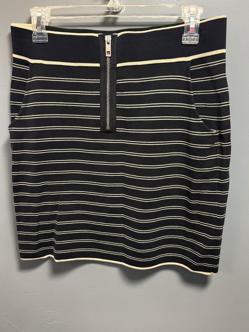 NWT rag & bone New York Striped Knit Skirt Black Cream Front Zip Size M